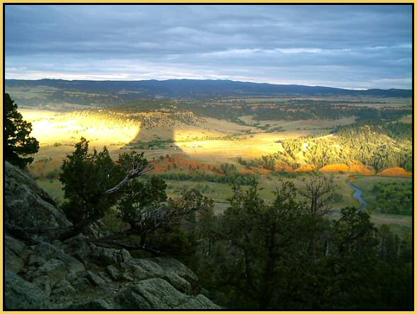 Spectacular photo of a Devils Tower shadow !